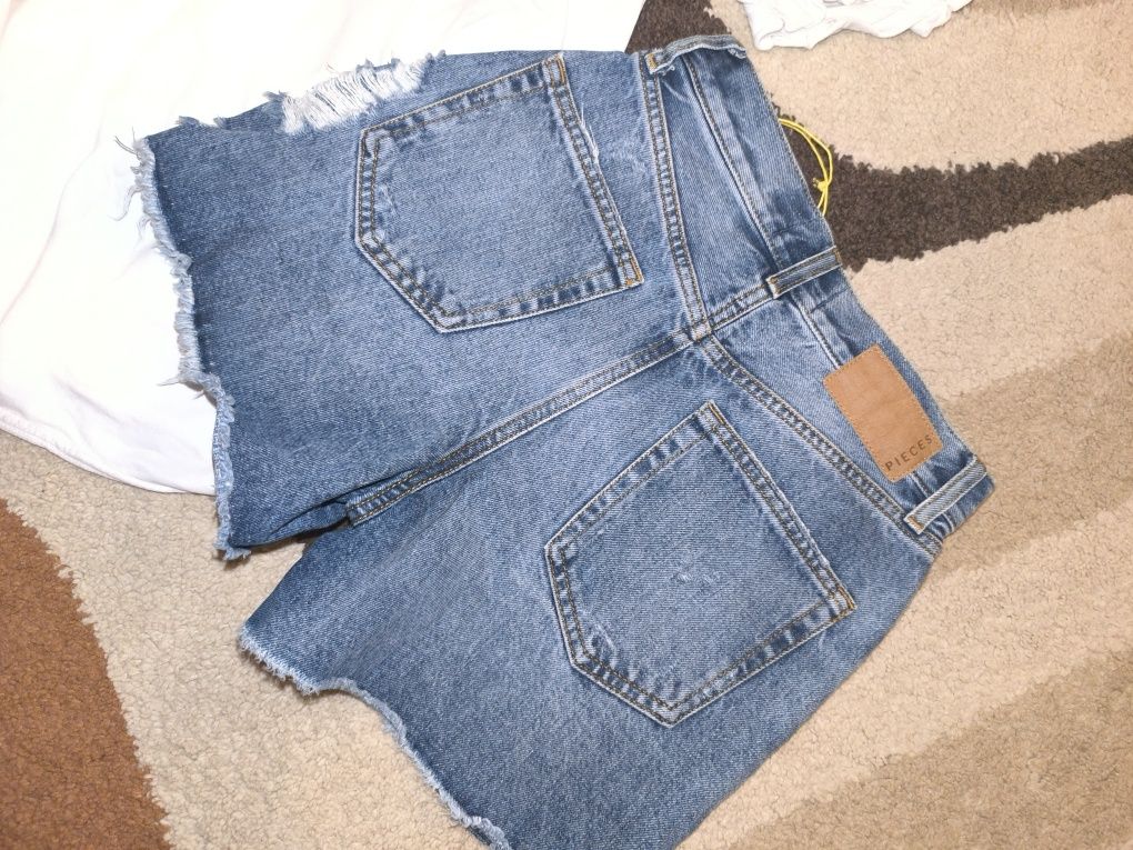 Лот Pause jeans спортна рокля и къси панталонки