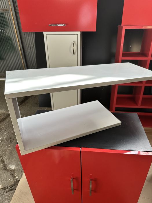 Шкафчета и рафтове