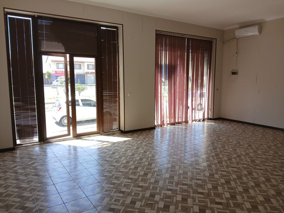 Arenda ofis Food Citi bozori yaqinida 50kv xamma sharoiti bor