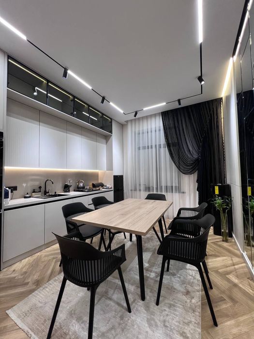 Yunusobod 17, Uch Qaxramon bozor yonida Turkiston metro yaqin