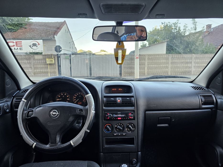 Vand Opel Astra G Berlină 1.4 Benzină, An 2007 - Stare Bună, Taxe Mici