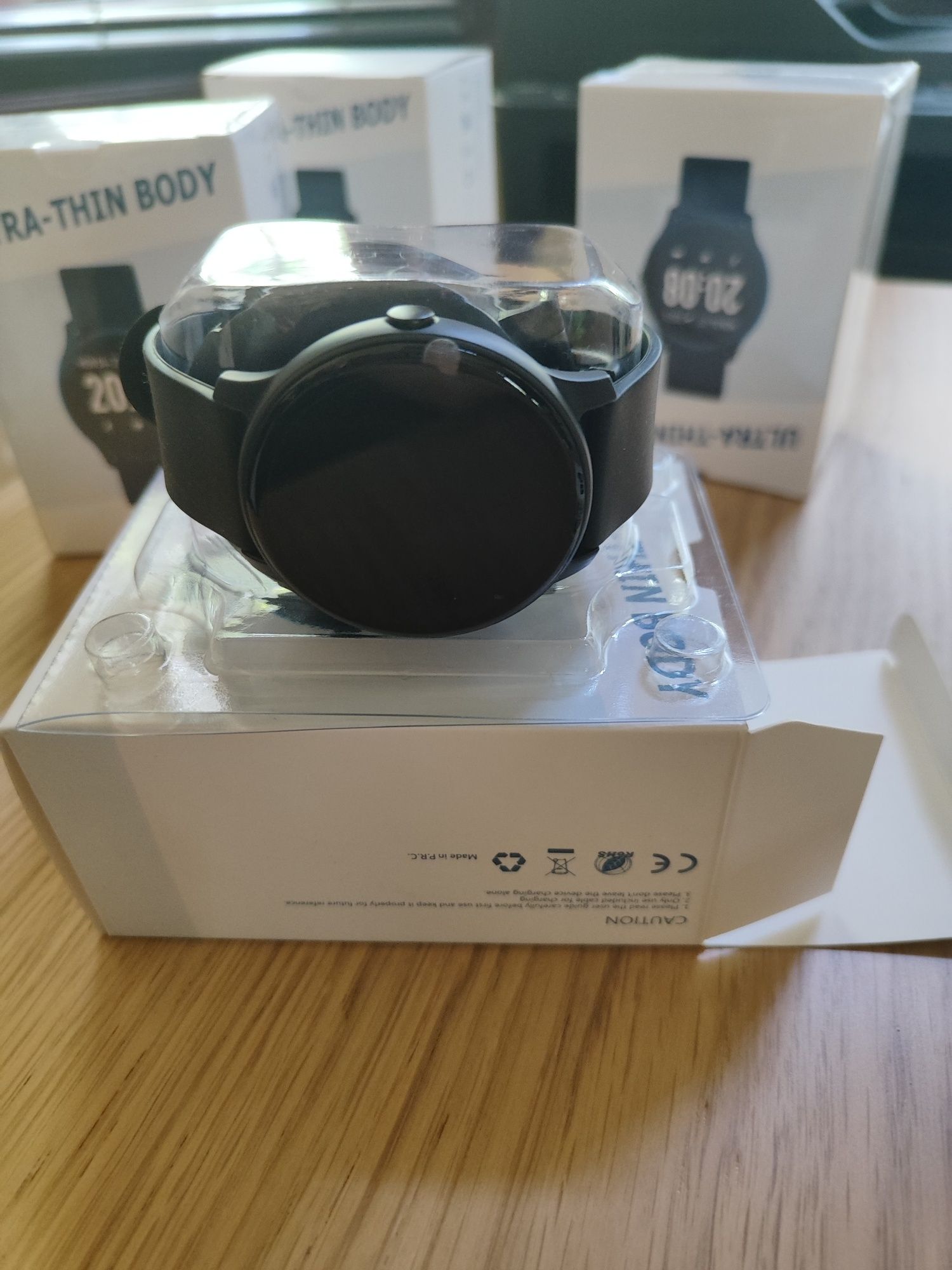 Smart часовници чисто нови
