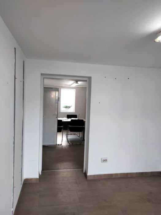 Inchiriez spatiu comercial pentru depozit, birouri, parcare