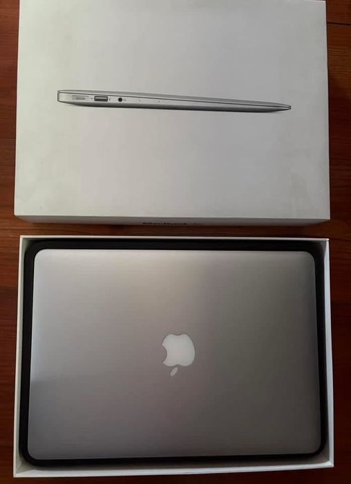 Vand Laptop MacBook Air