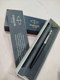 Шариковая ручка Parker Jotter Satin Black CT, синий стержень