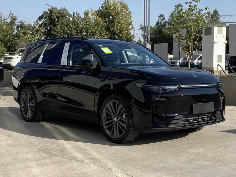 Leapmotor C16 hybrid 2 pozitsasi nalichida bor