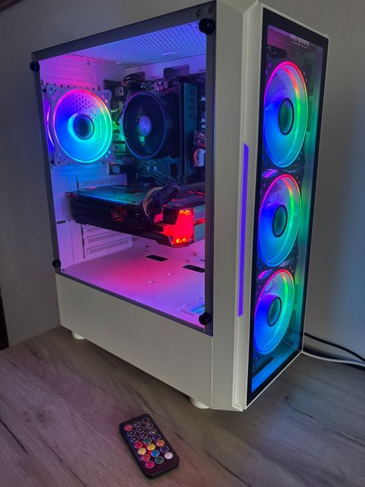 PC Gaming Ryzen 5 5500/RX6600 XT/32GB RAM/24'' Monitor/