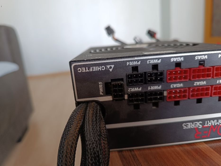 Модулно захранване  Chiftec GPS1250C  1250W gold с проблеми