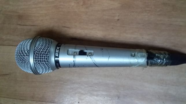 Микрофон для караоке.