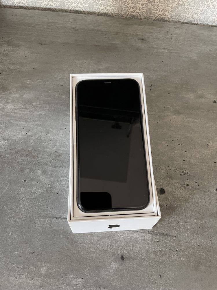 Iphone 11 64гб.