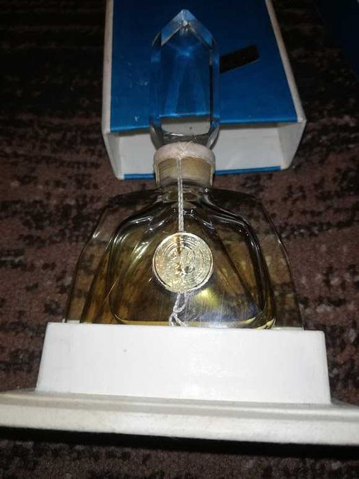 Vand parfum vintage rusesc,de colectie