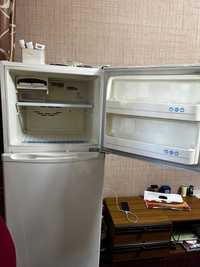 Холодильник LG  в хорошем состоянии