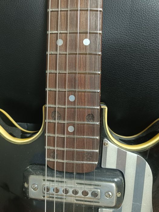 Китари Teisco и Custom.