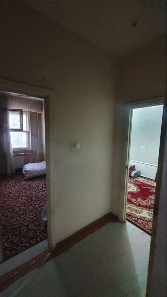 Продаю. Алгоритм 31 . 4 х комнатная Срочно.