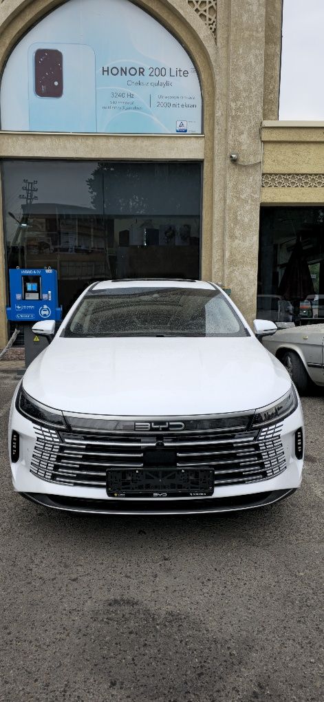 Бизнес класс такси Byd Chazor