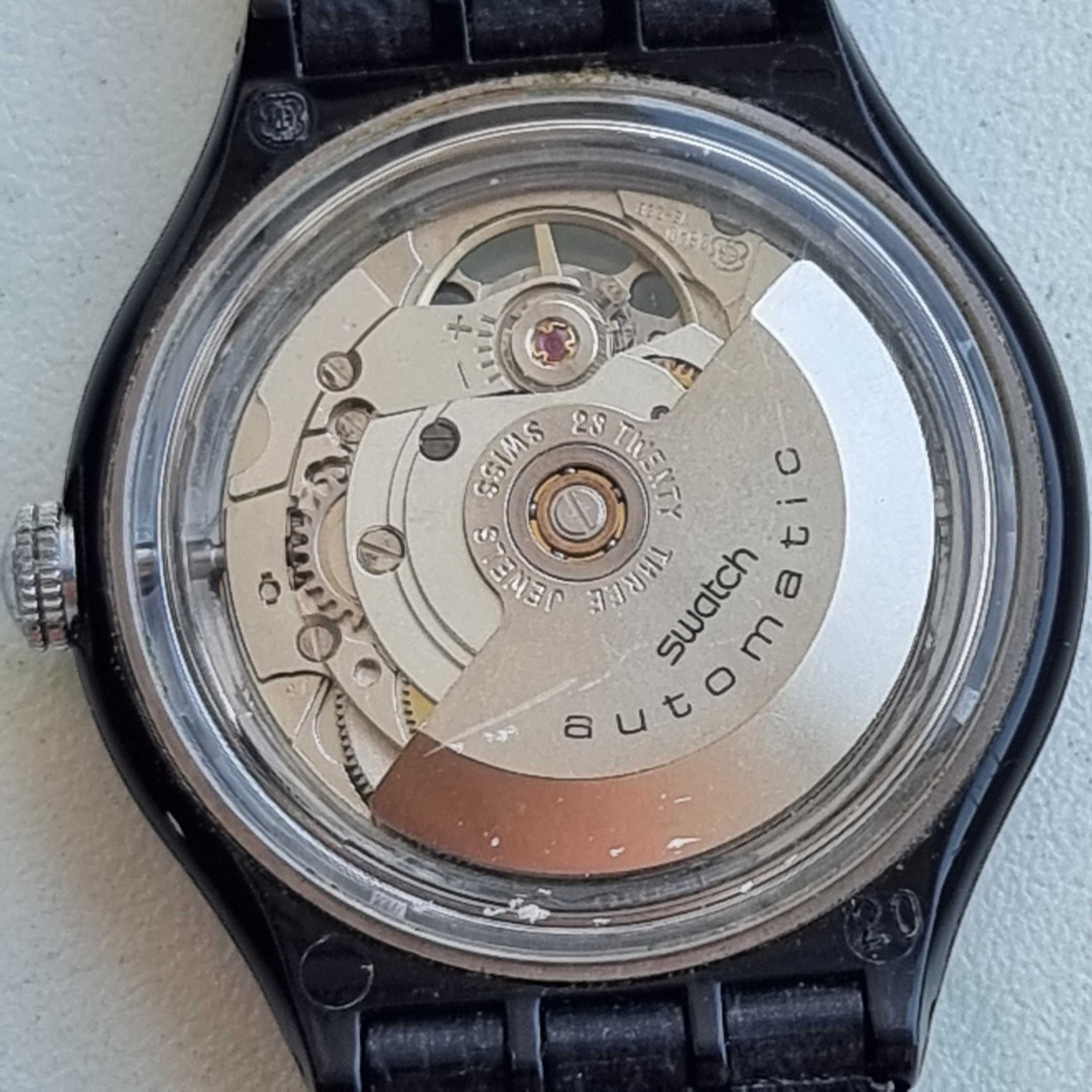 Ceas Swatch automatic 23 rubine in perfecta stare de functionare.