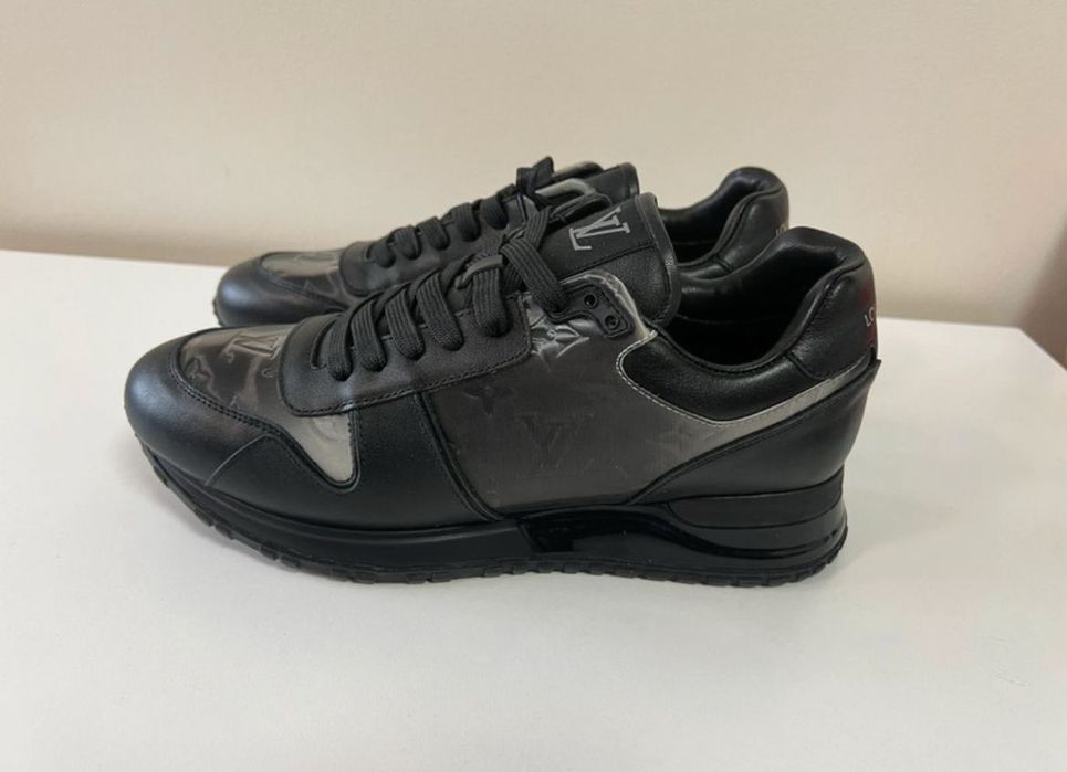 Louis Vuitton Run Away Trainers  1200 Ron