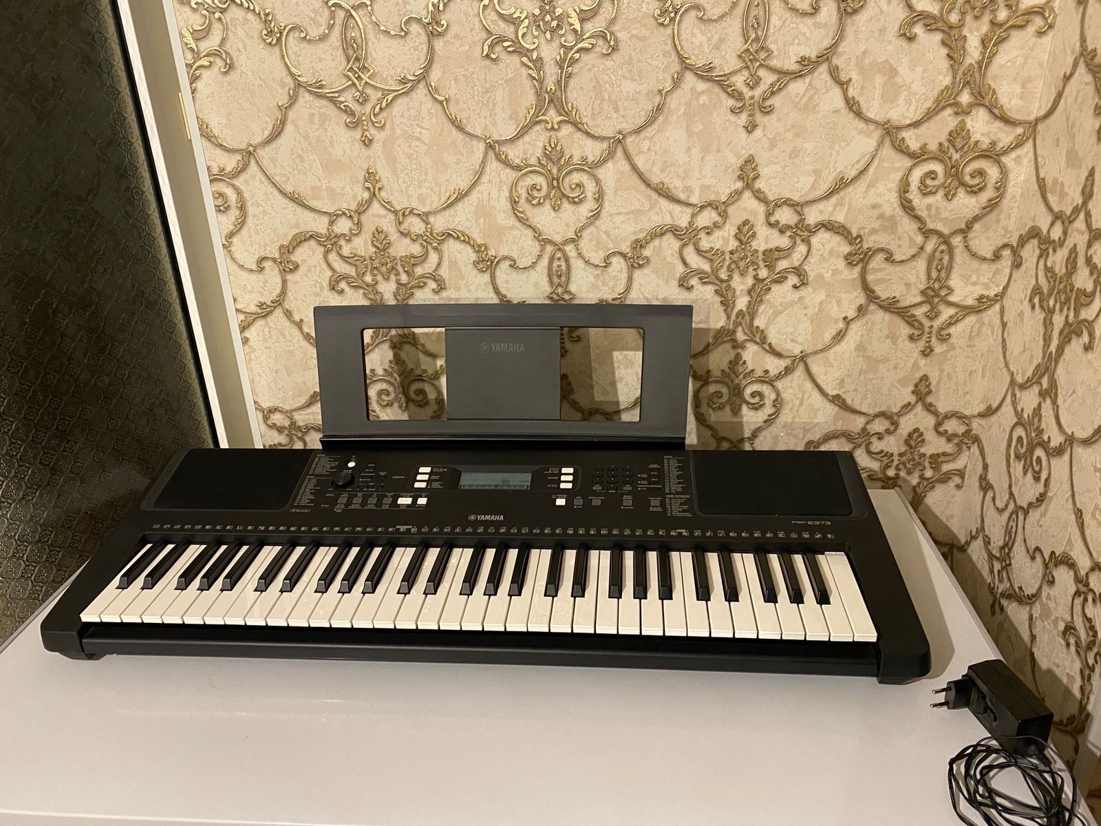 Синтезатор Yamaha PSR-E373