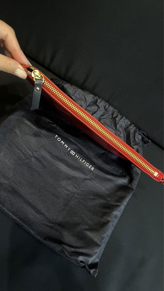 Сумочка - клатч Tommy Hilfiger ( оргинал )