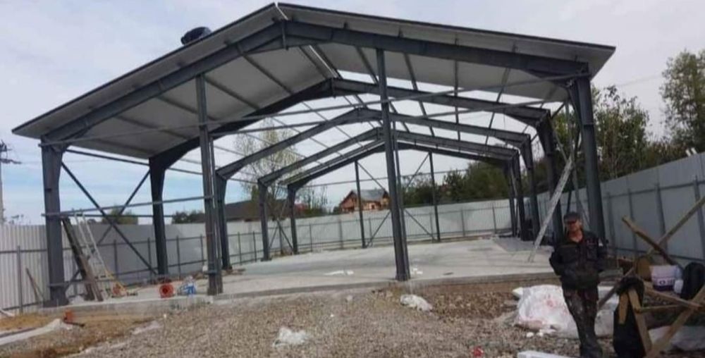 Vand hale metalice lucrăm fără avans Asiguram si montaj