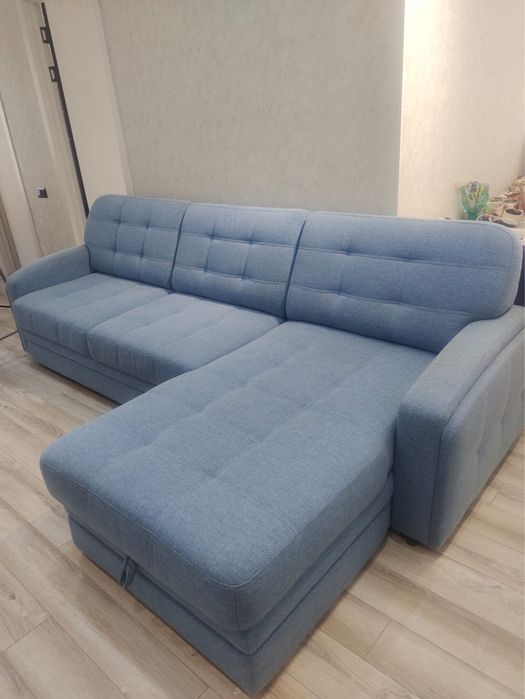 Продается диван. Отличное состояние.