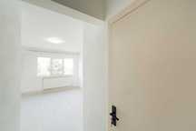 Garsoniera de vânzare - renovata - etaj 3 intermediar - Dragos Voda