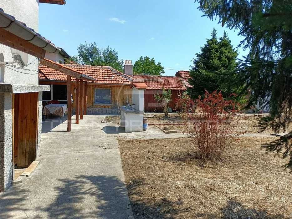 Продава се Къща в Асеновград - 1300 кв.м за 58 €/кв.м - Снимка #3