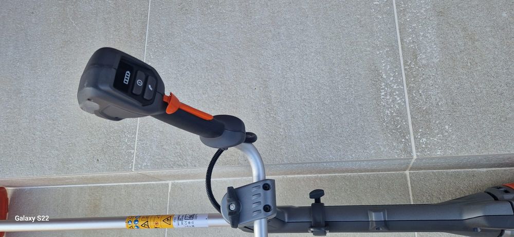 Husqvarna motocoasă pe acumulator