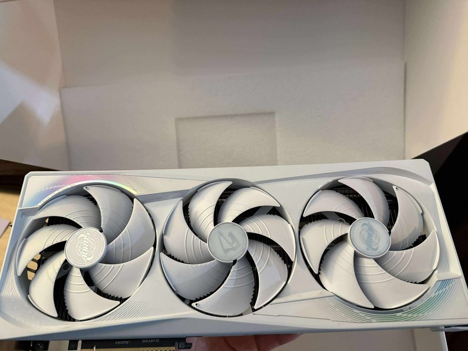 Продам видеокарту RTX5090 32Gb