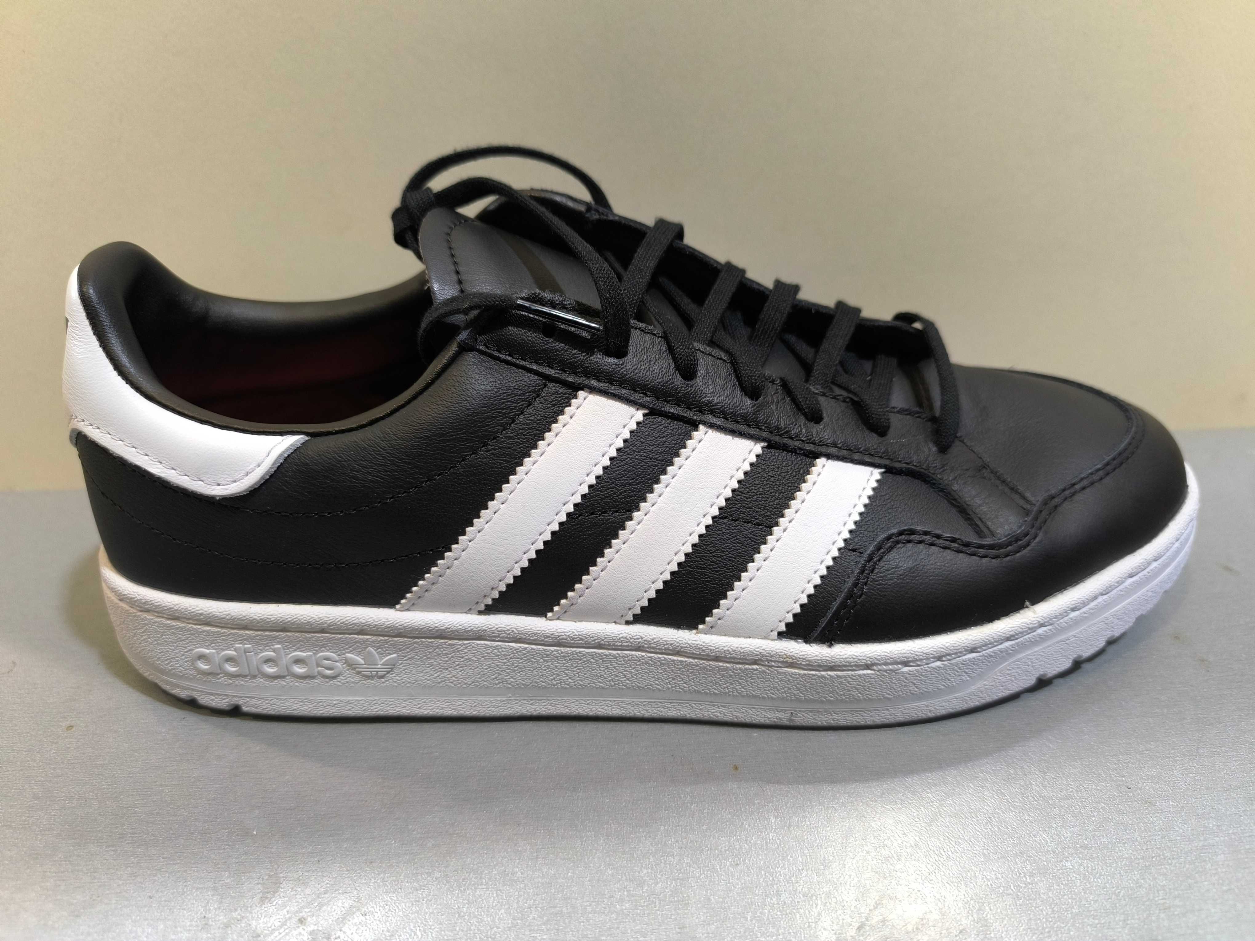 Adidas Originals N44,5 Ниски кецове Ест кожа.Нови.Оригинал.