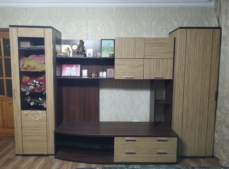 Продам Горку в гостиную