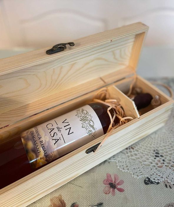 Cadou cutie lemn și eticheta personalizata