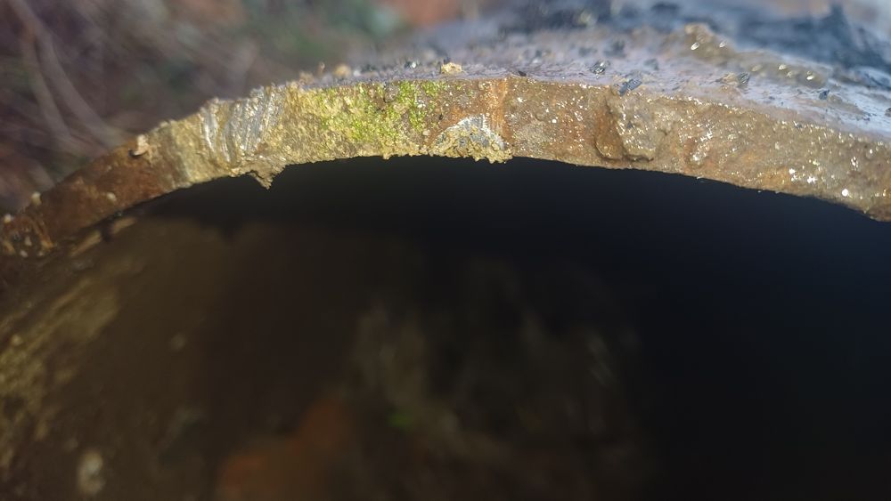 Vând țavă de pod  sau fier vechie 9m lungime