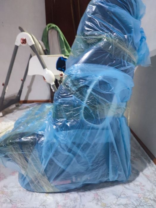 Sotiladi: Bolalar uchun universal
avtokreslo (0-12 yosh)
Holati: Yangi