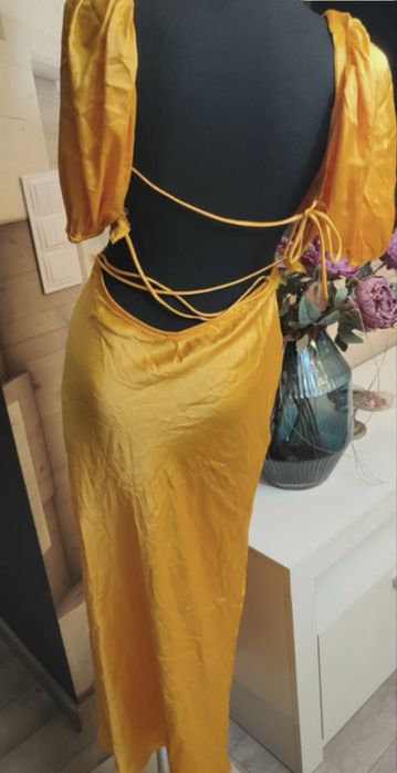 Rochie satin cu spate gol