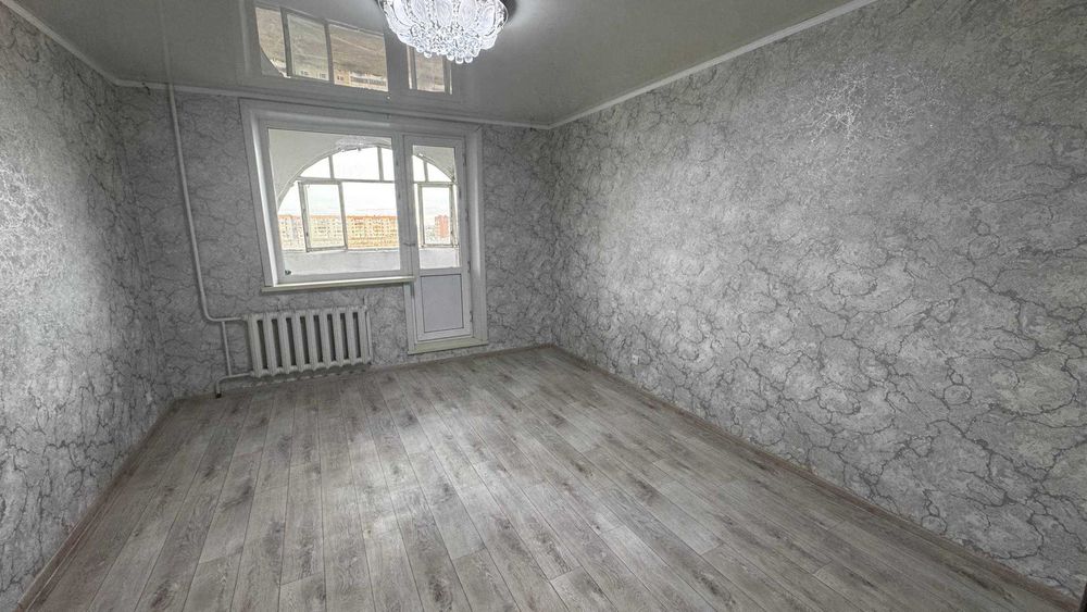 Продам 3 комнатную квартиру 8 мкр