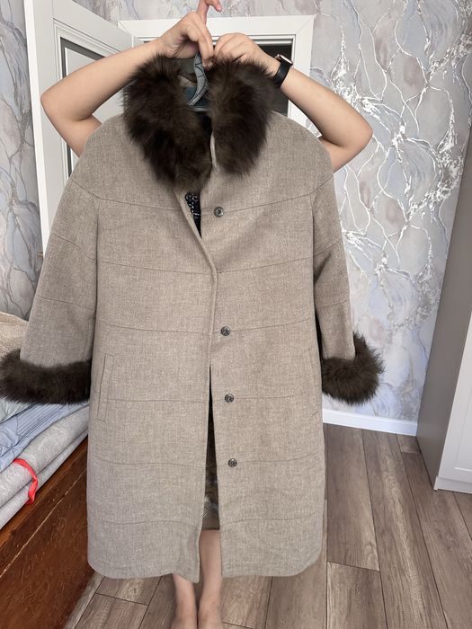 Поодам пальто б/у в отличном состоянии одевала 3-4 раза осеннее пальто