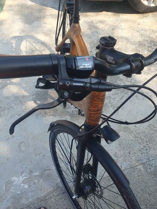Bicicleta din bambus