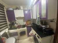 Кухонный гарнитур ,фиолетового цвета небольшой
