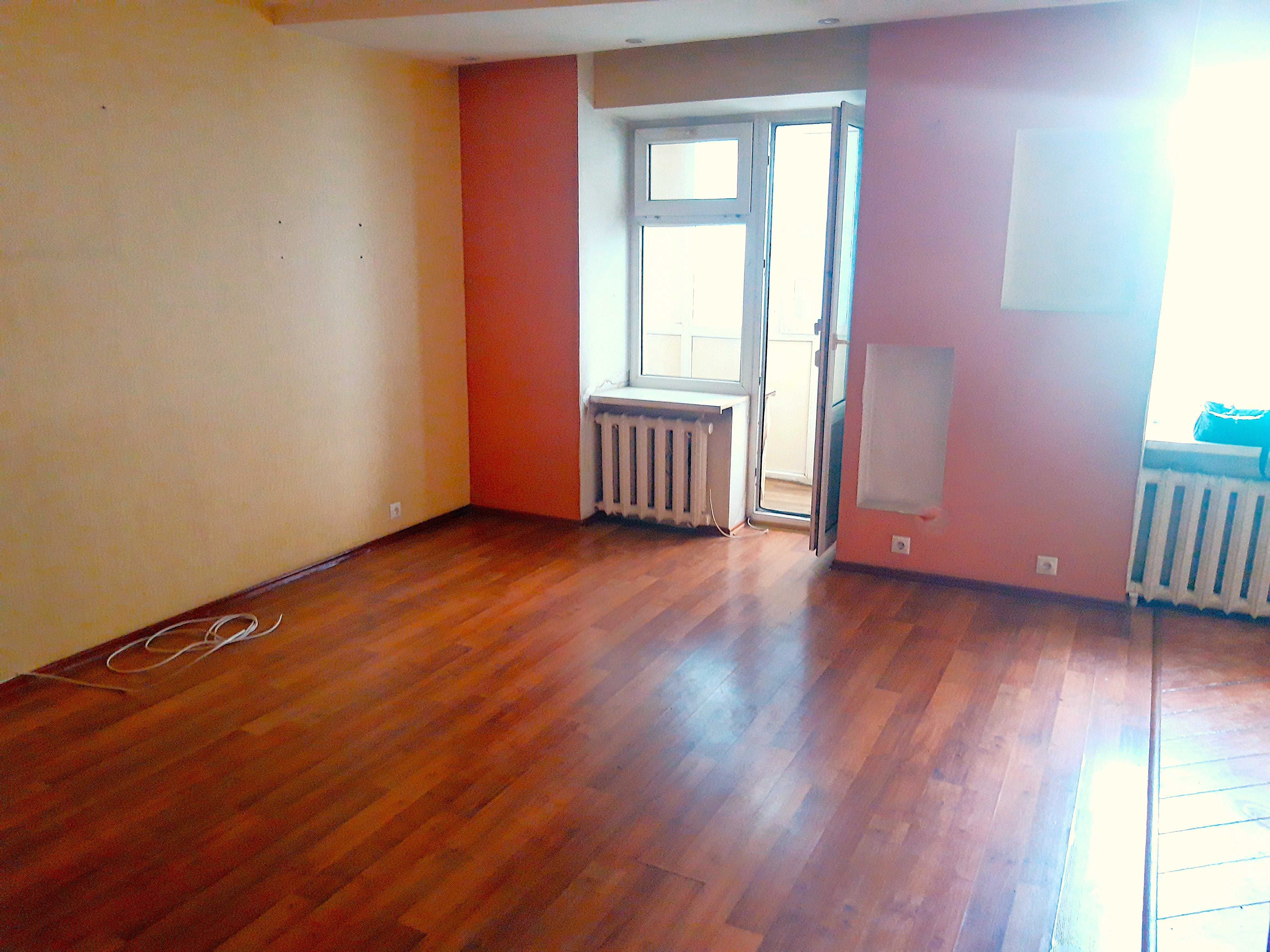 ПРОДАМ 3-комн. кв., ул. Конституции, район ТД Арман, 60 кв.м.