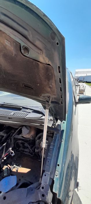 Vând capota volkswagen sharan 2003