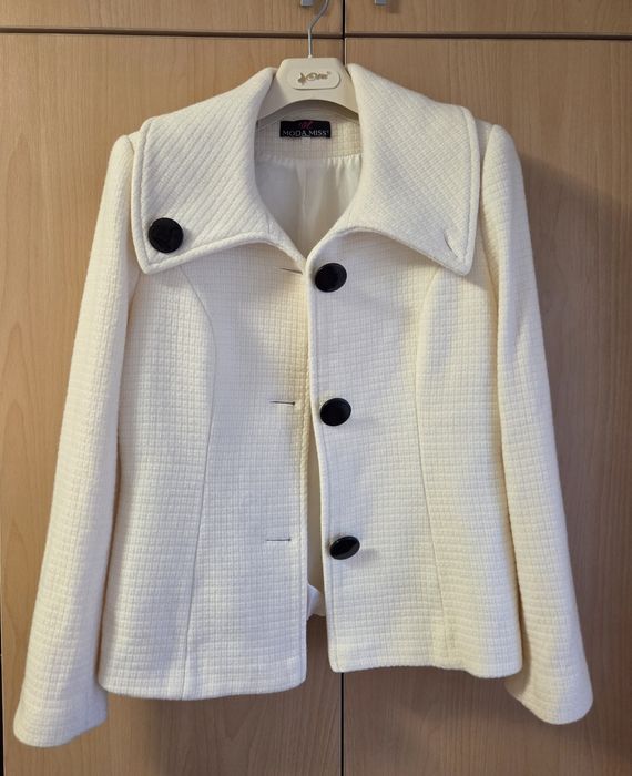 Costumas din lana marime 42