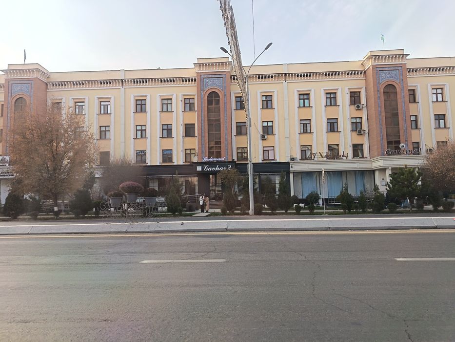 Урганч шахар Ал хоразмий куча Миллий банк ёнида янги дом сотилади