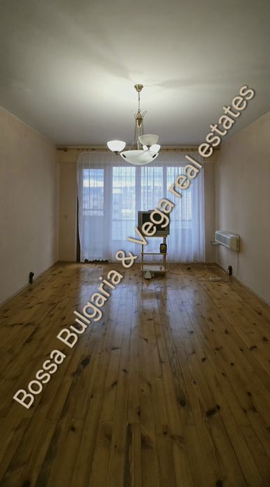 Тристаен, панелен апартамент в кв. Пролет, Горна Оряховица