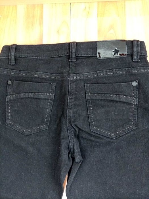 Pantaloni fete (4-12 ani)