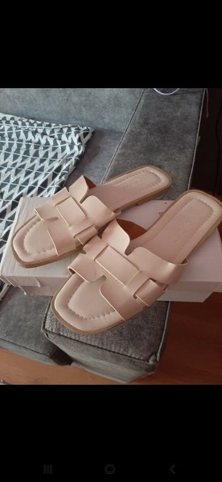 Vind saboți  noi alb și crem mărime  40
