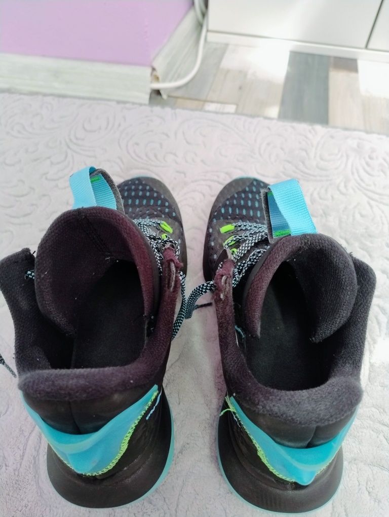 Nike LeBron Witness 5