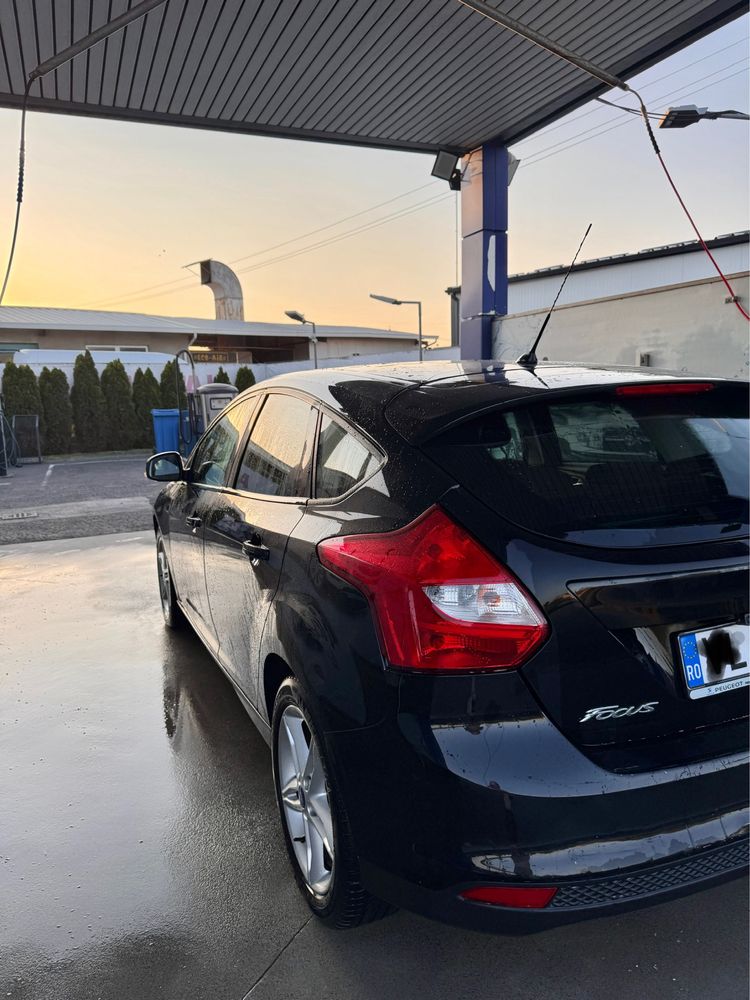 Ford Focus 2012 1.6 benzină