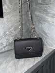 Prada mini bag - черна, стилна, компактна