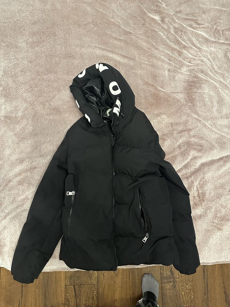 Vand geaca Moncler marime L